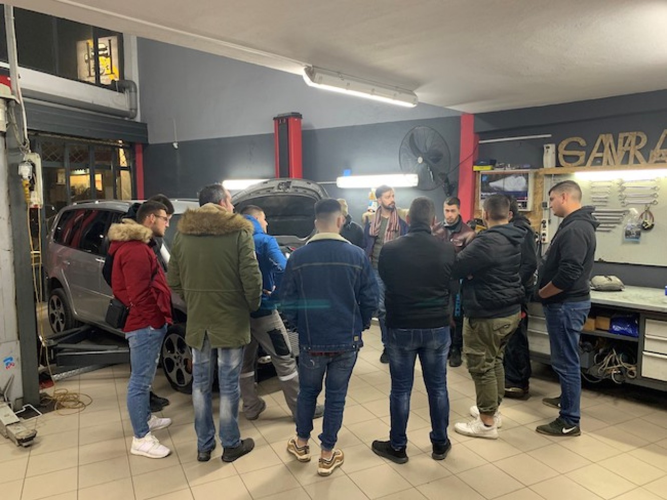 Επίσκεψη του τομέα Μηχανοτρονικής σε συνεργείο αυτοκινήτων