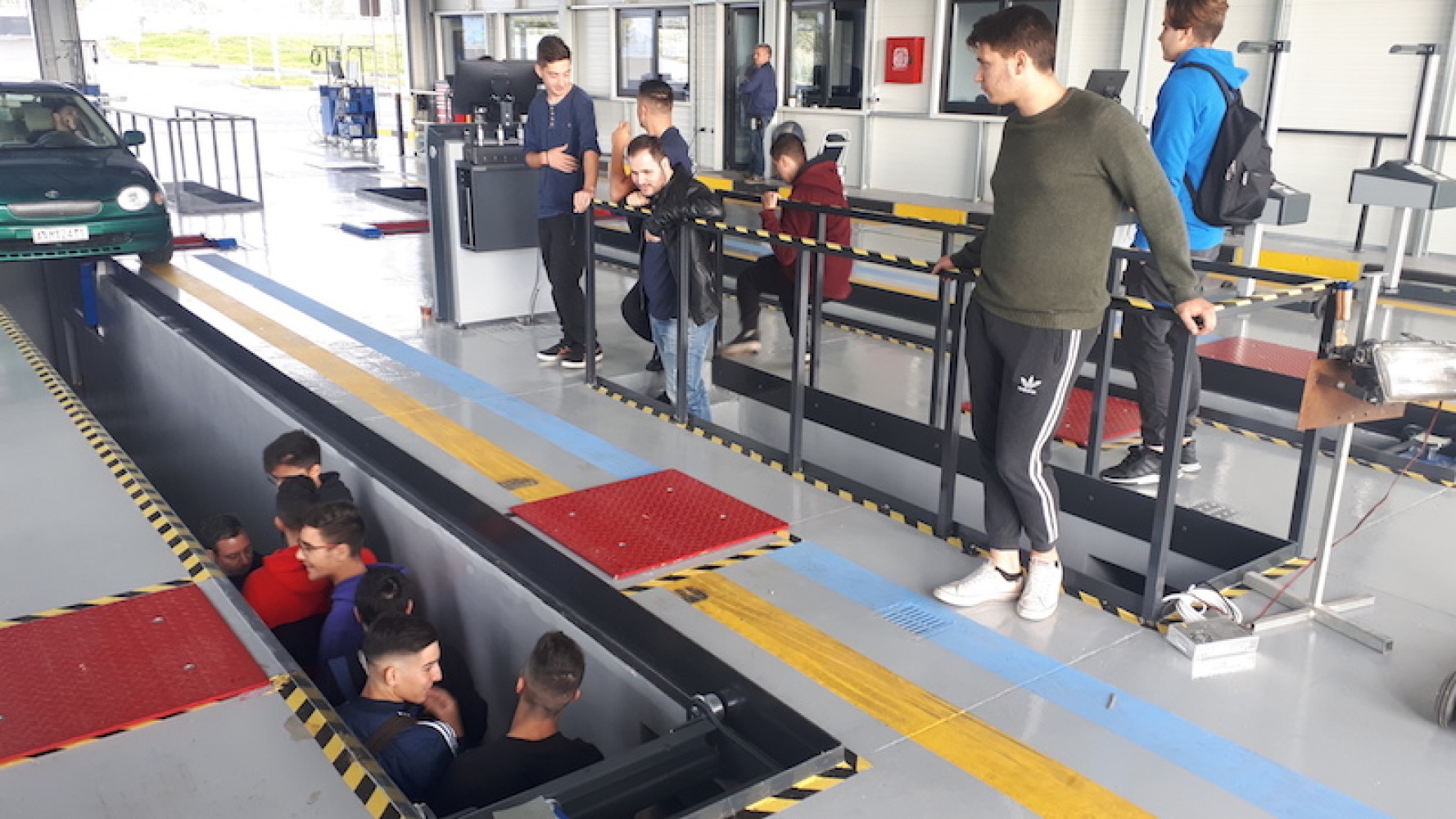 Επίσκεψη ειδικότητας Μηχανοτρονικής στο ΚΤΕΟ Γλαύκου