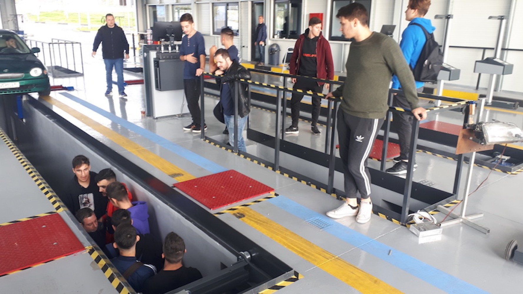 Επίσκεψη ειδικότητας Μηχανοτρονικής στο ΚΤΕΟ Γλαύκου