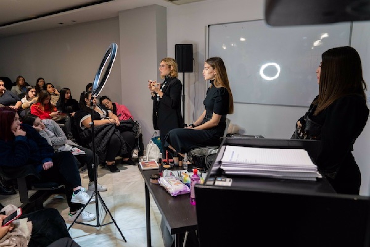 Το ΙΕΚ ΔΕΛΤΑ 360 συνάντησε την κορυφαία make-up artist Έλενα Χατζηνικολίδου, με το αποτέλεσμα να είναι μοναδικό!