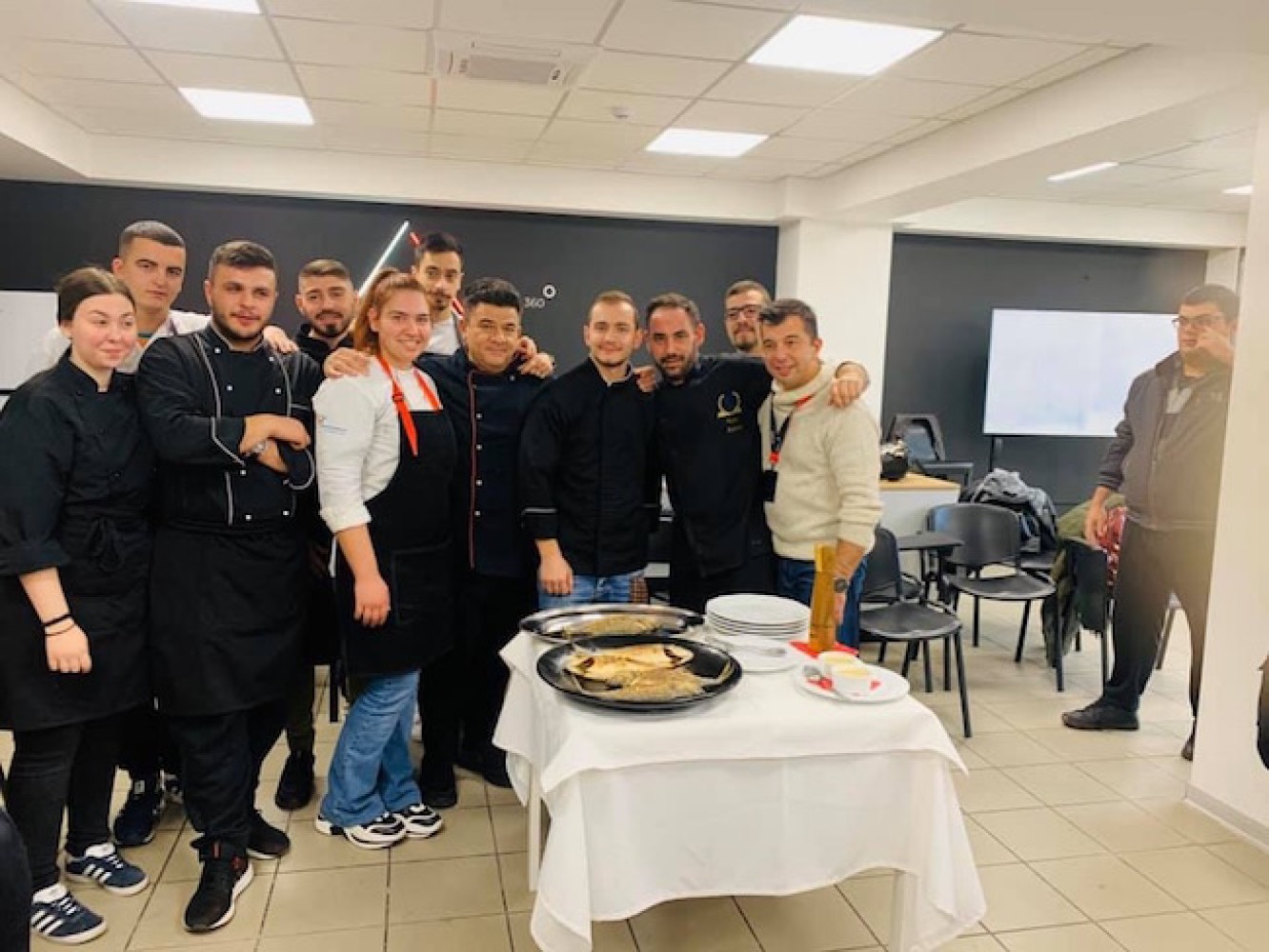 Τους κανόνες του καλού service διδάχτηκαν οι μαθητές στον τομέα του τουρισμού και μάλιστα με την βοήθεια των τμημάτων μαγειρικής!