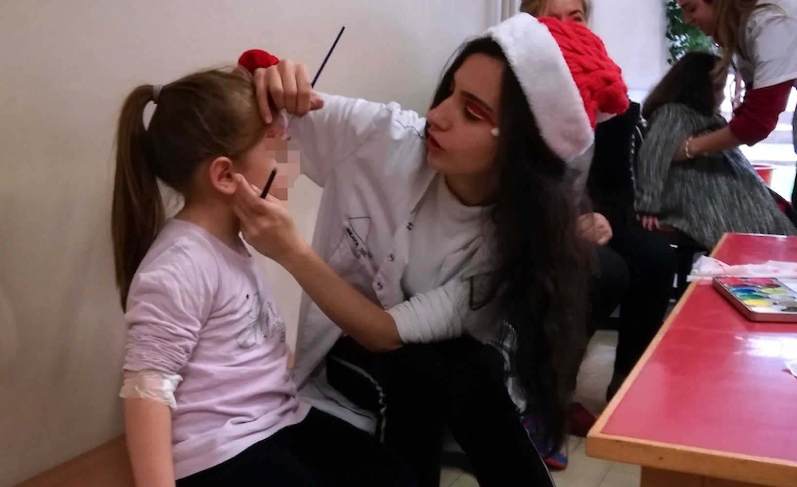 Το ΙΕΚ ΔΕΛΤΑ 360 μοίρασε δώρα στην παιδιατρική κλινική του Πανεπιστημιακού Γενικού Νοσοκομείου Ιωαννίνων