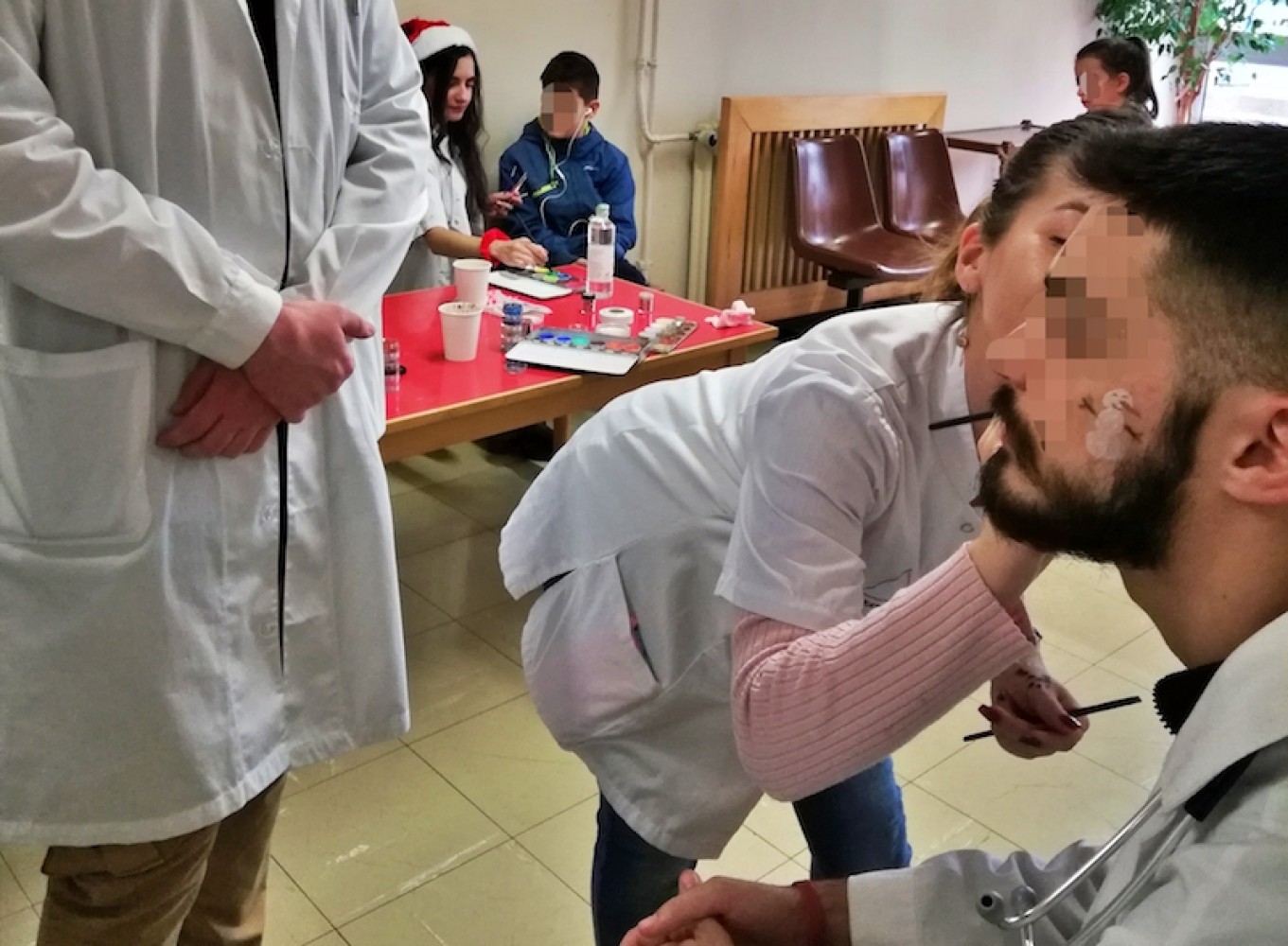 Το ΙΕΚ ΔΕΛΤΑ 360 μοίρασε δώρα στην παιδιατρική κλινική του Πανεπιστημιακού Γενικού Νοσοκομείου Ιωαννίνων