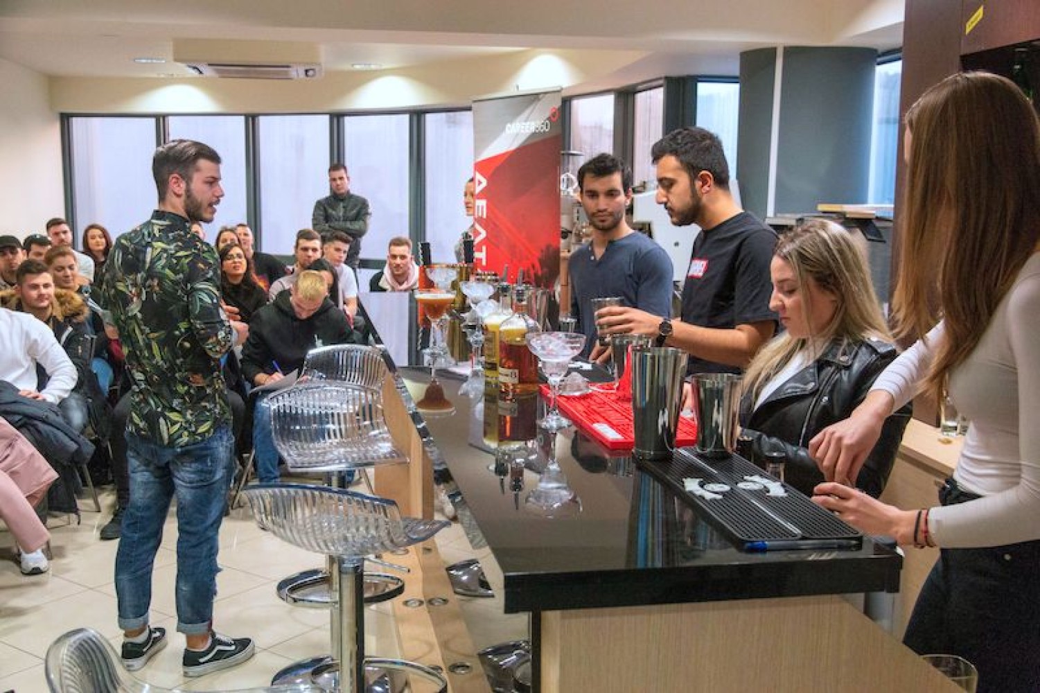 Πραγματοποιήθηκε στα Ιωάννινα το cocktail MasterClass – Ke kumu, με τον εισηγητή Γιώργο Χρόνη να δίνει τον καλύτερο του εαυτό