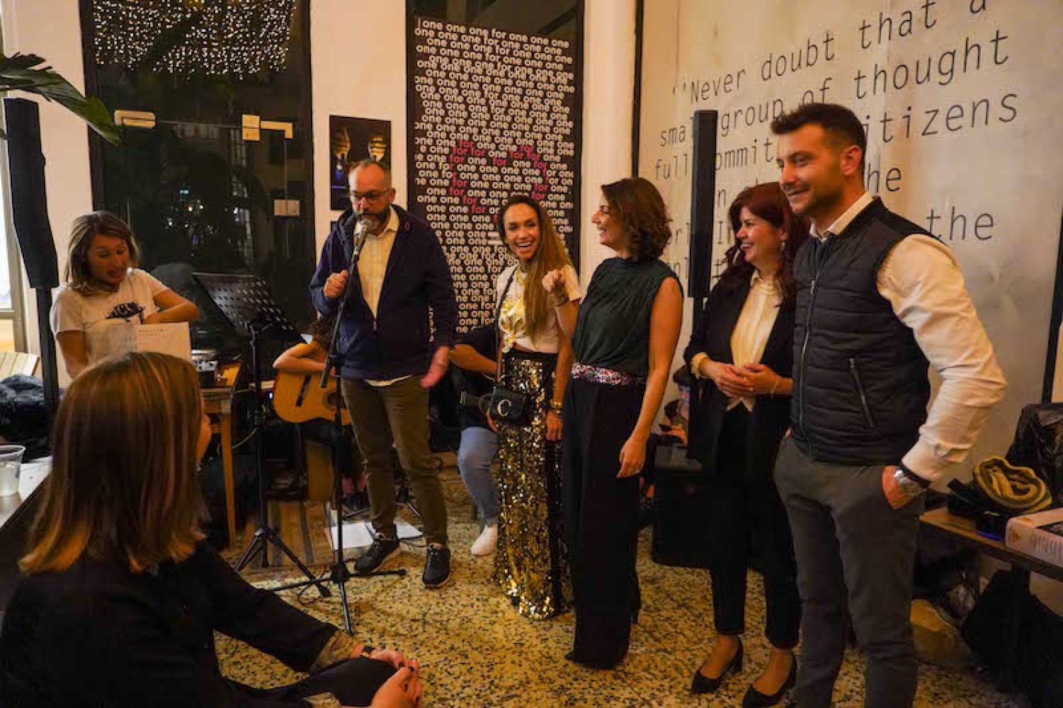 Το ΙΕΚ ΔΕΛΤΑ 360 Θεσσαλονίκης γέμισε το Tom's και έκανε την πιο ωραία Χριστουγεννιάτικη Γιορτή για το προσωπικό του