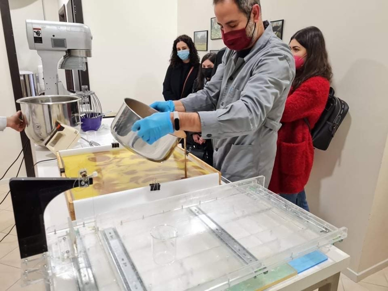Εκπαιδευτική επίσκεψη σε εργαστήριο παραγωγής καλλυντικών