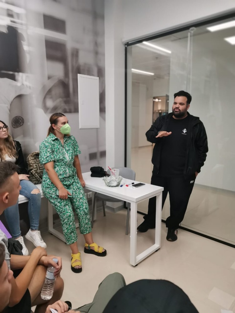 Welcome Day στην Αθήνα, Σταδίου 26: μια λαμπερή εκδήλωση για τους νέους σπουδαστές!