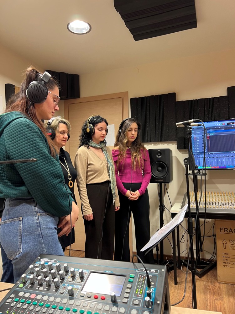 Οι σπουδαστές Μουσικής Τεχνολογίας των Ιωαννίνων ηχογραφούν στο studio της σχολής