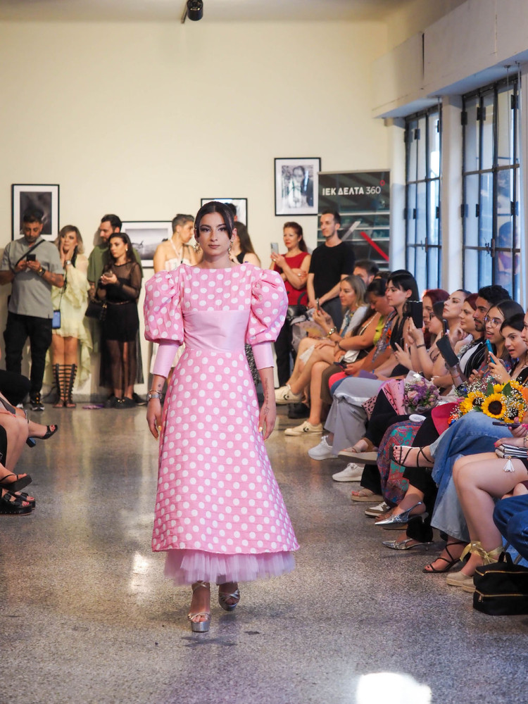 Fashion Show από τη ΔΕΛΤΑ 360 Αθήνας, στο πλαίσιο του "Art Meets Fashion"