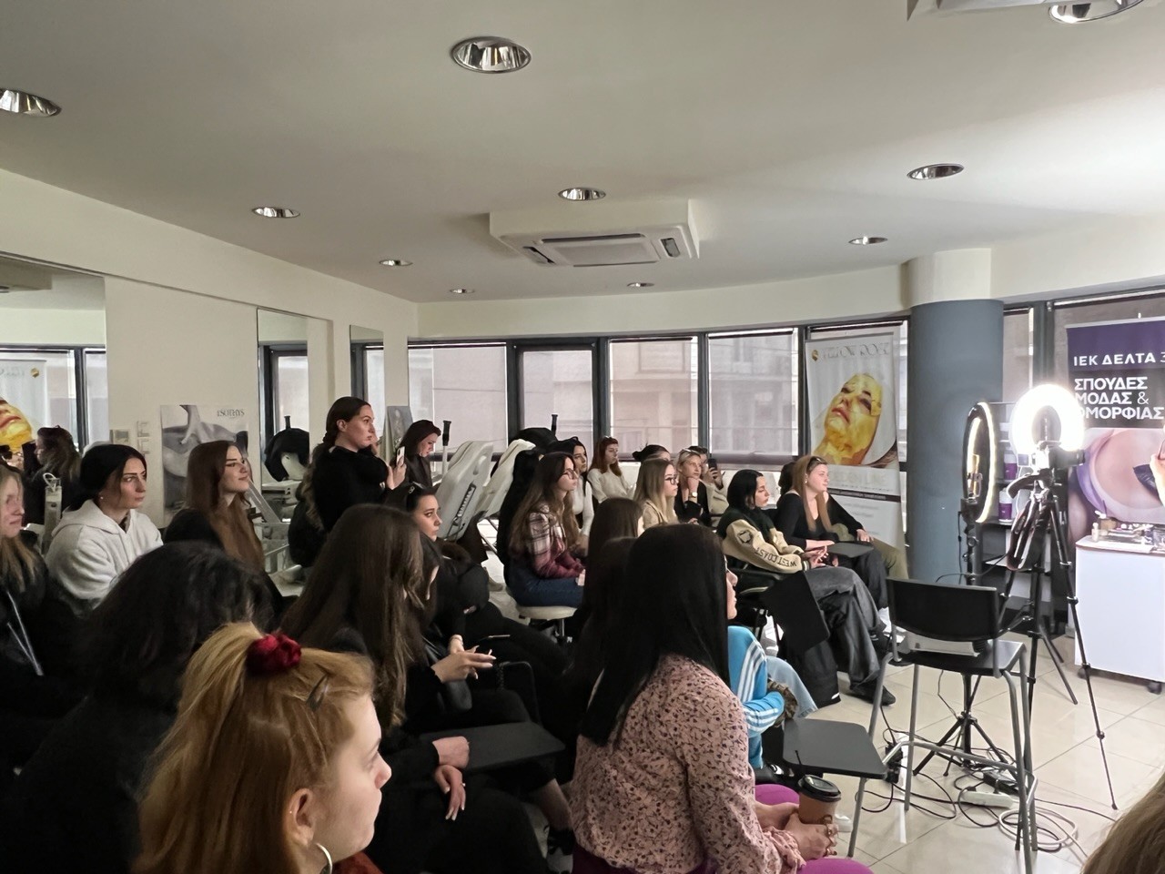 Make Up Seminar από την Paese Cosmetics