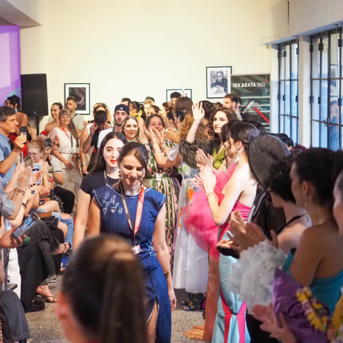 Fashion Show από τη ΔΕΛΤΑ 360 Αθήνας, στο πλαίσιο του "Art Meets Fashion"