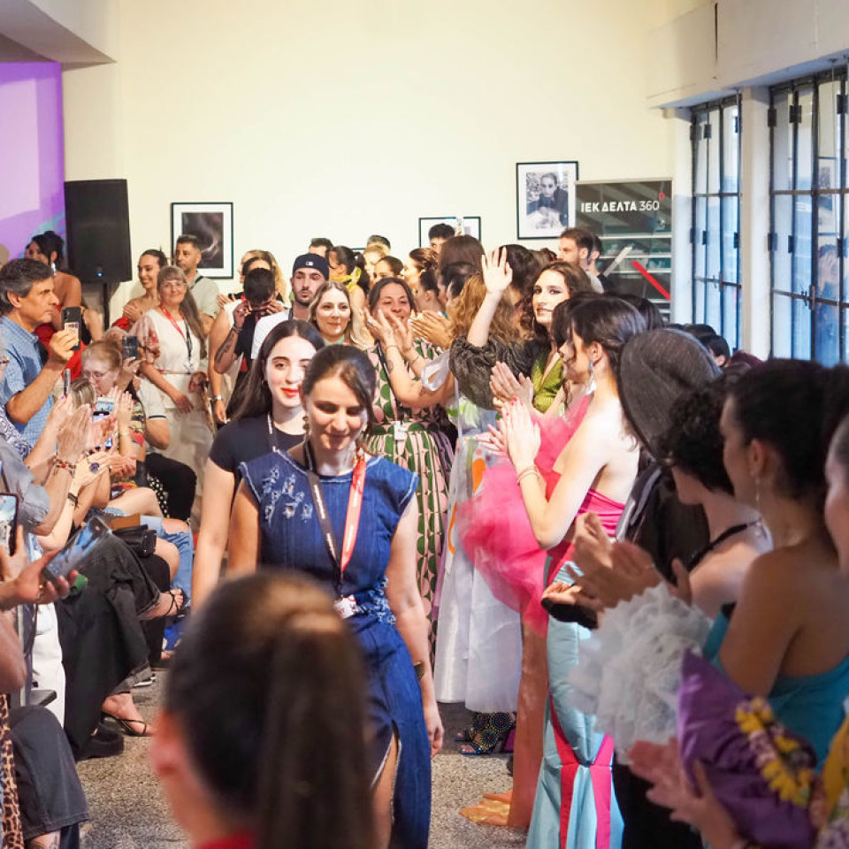 Fashion Show από τη ΔΕΛΤΑ 360 Αθήνας, στο πλαίσιο του "Art Meets Fashion"