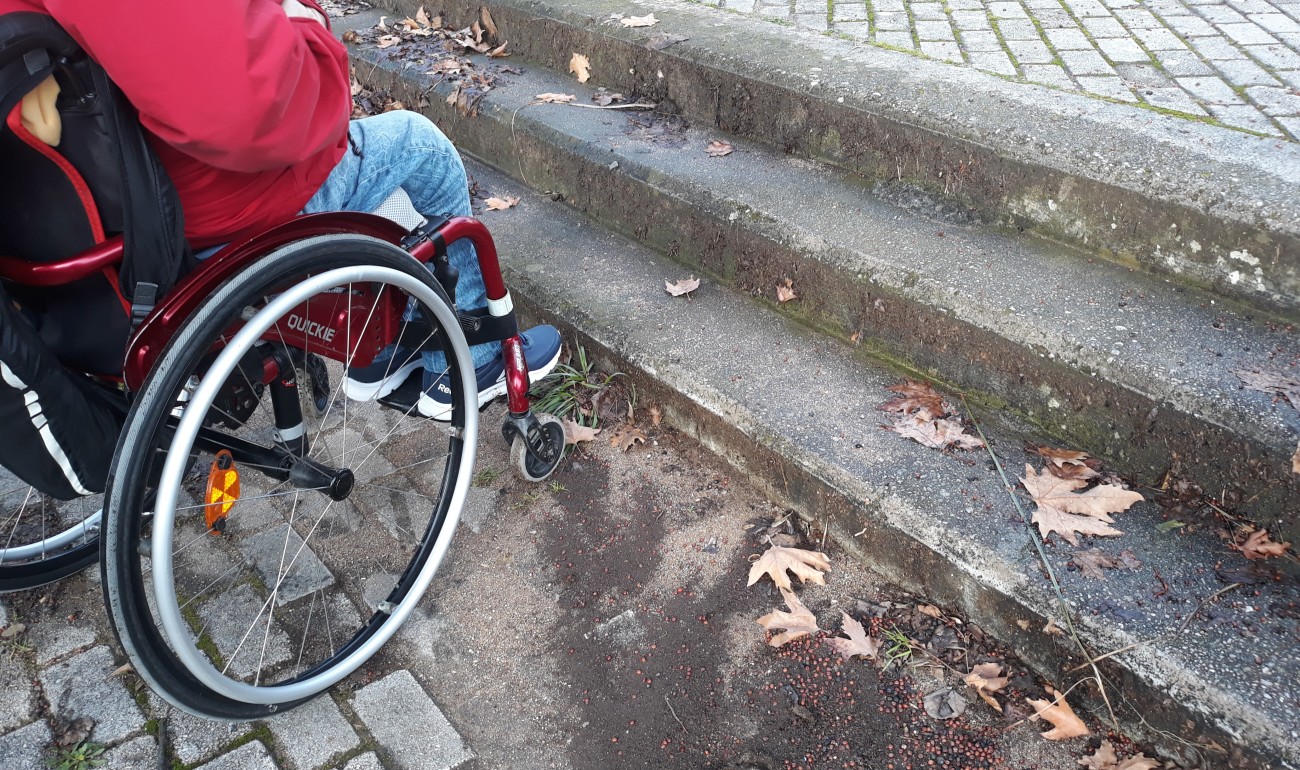Ανύπαρκτες οι υποδομές προσβασιμότητας στο Ανατολικό Κέντρο Καλαμάτας Ανύπαρκτες οι υποδομές προσβασιμότητας στο Ανατολικό Κέντρο Καλαμάτας