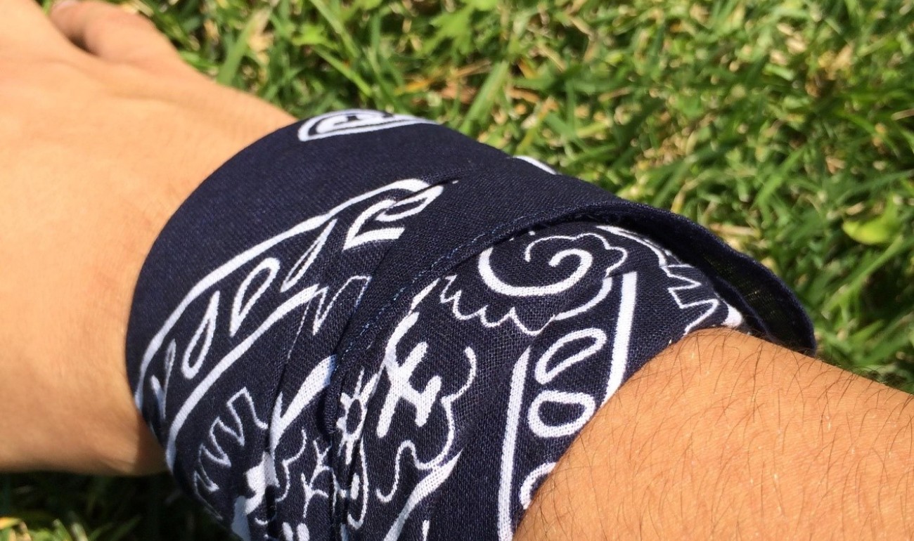 Bandana is back: 5+1 tips για να τη φορέσετε με τους πιο summer stylish τρόπους