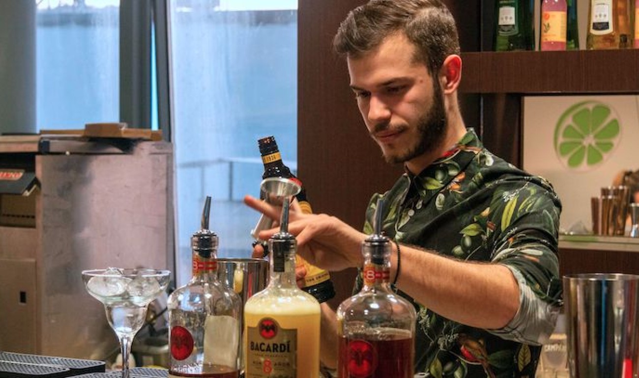 Πραγματοποιήθηκε στα Ιωάννινα το cocktail MasterClass – Ke kumu, με τον εισηγητή Γιώργο Χρόνη να δίνει τον καλύτερο του εαυτό