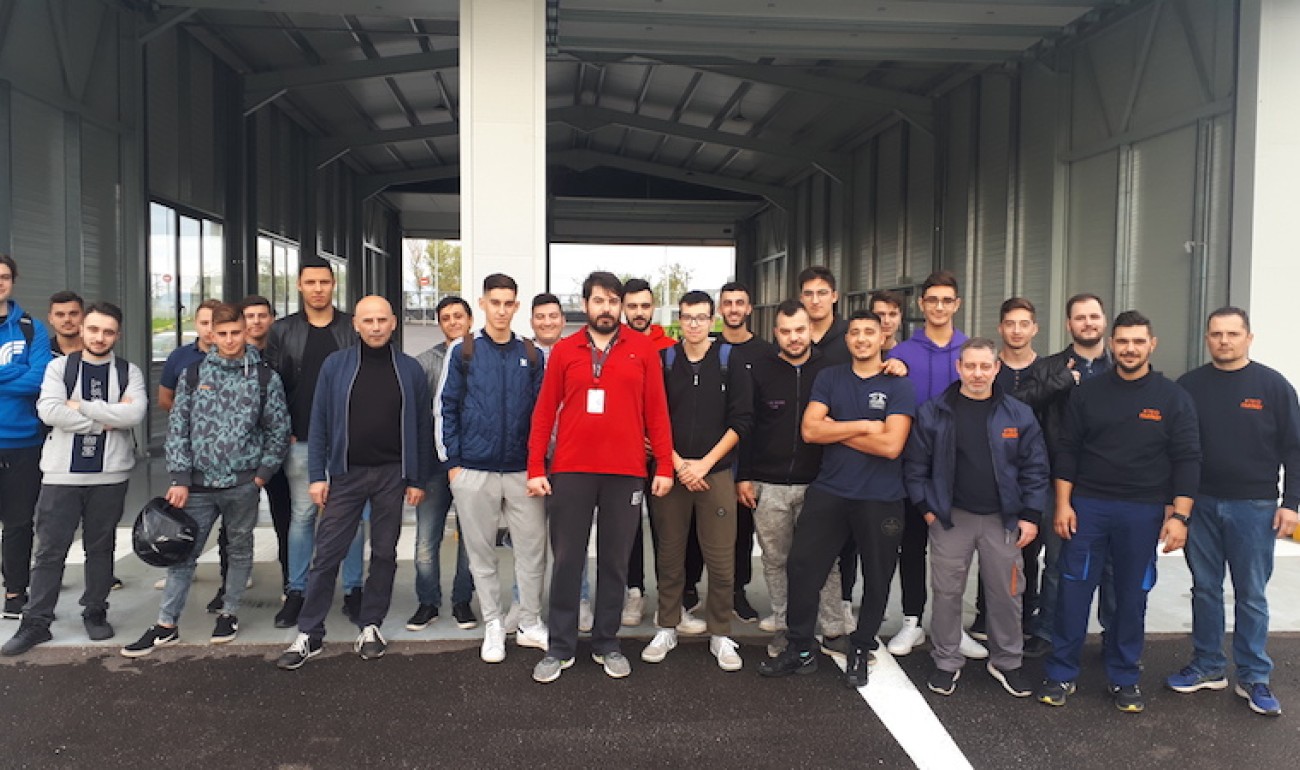 Επίσκεψη ειδικότητας Μηχανοτρονικής στο ΚΤΕΟ Γλαύκου Επίσκεψη ειδικότητας Μηχανοτρονικής στο ΚΤΕΟ Γλαύκου