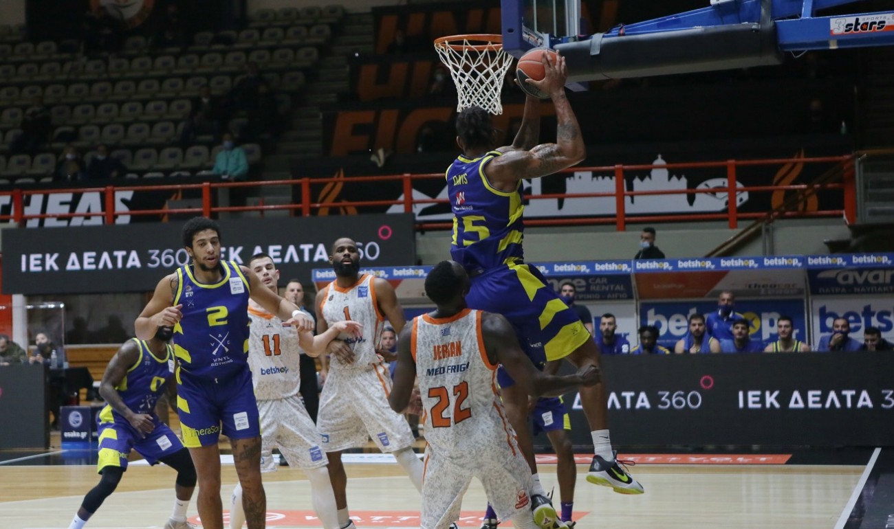 Προμηθέας-Λαύριο 90-88: Τεράστια ανατροπή από τους Πατρινούς! Προμηθέας-Λαύριο 90-88: Τεράστια ανατροπή από τους Πατρινούς!