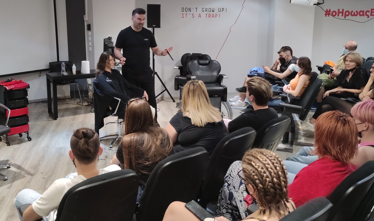 Σεμινάριο Κομμωτικής από τον hair expert Γιώργο Αλεξόπουλο Σεμινάριο Κομμωτικής από τον hair expert Γιώργο Αλεξόπουλο