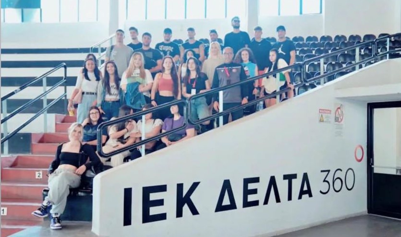 Εκπαιδευτική Επίσκεψη στο γήπεδο του Απόλλωνα Πάτρας Εκπαιδευτική Επίσκεψη στο γήπεδο του Απόλλωνα Πάτρας