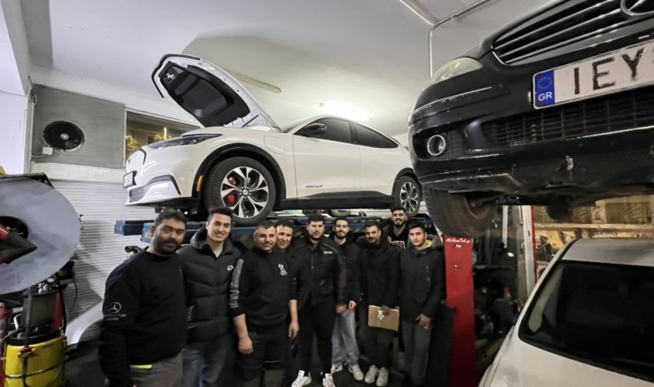 Εκπαιδευτική Επίσκεψη στο Συνεργείο Pit Lane