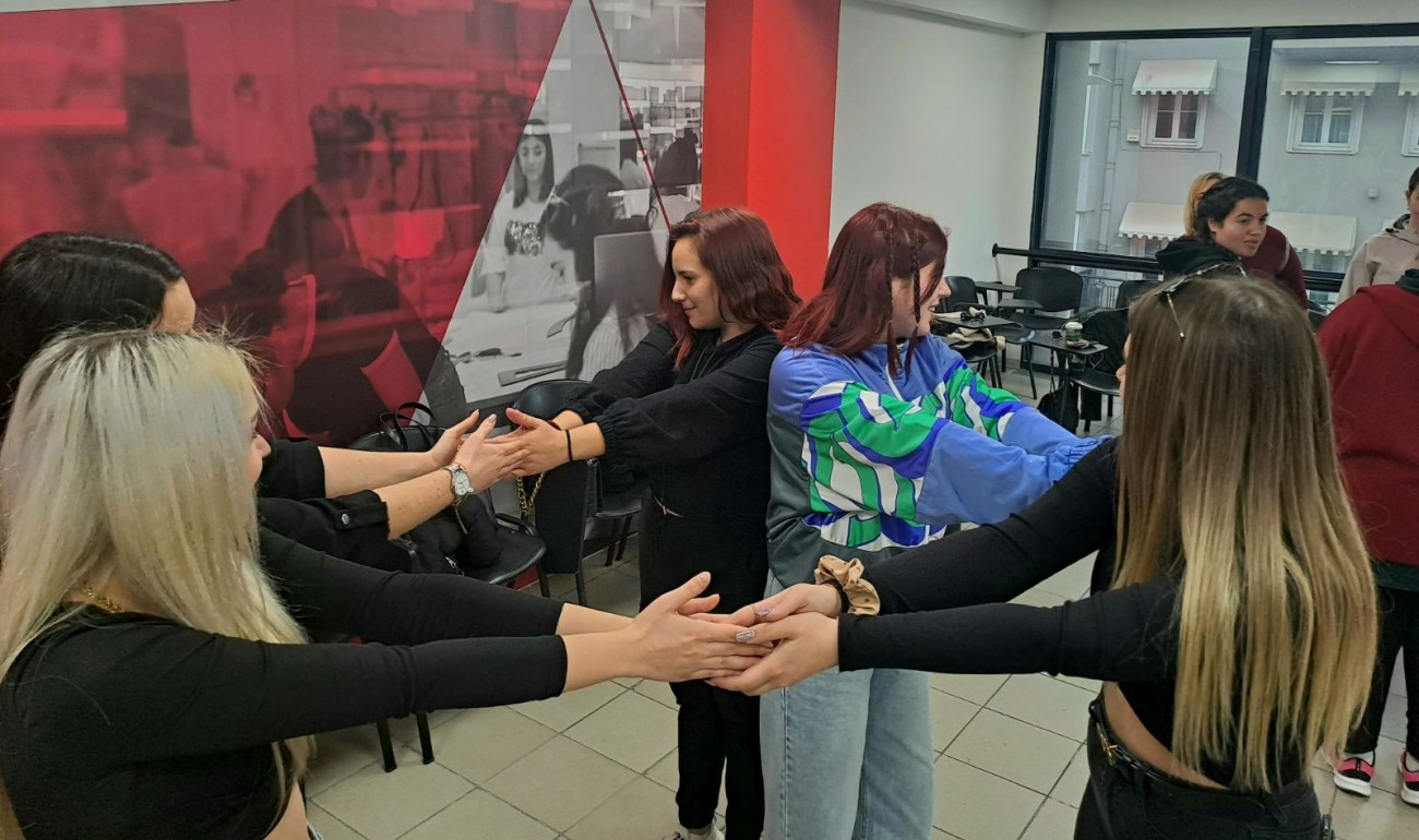 Βιωματικό σεμινάριο μουσικοκινητικής αγωγής για τον τομέα Κοινωνικών Υπηρεσιών Βιωματικό σεμινάριο μουσικοκινητικής αγωγής για τον τομέα Κοινωνικών Υπηρεσιών