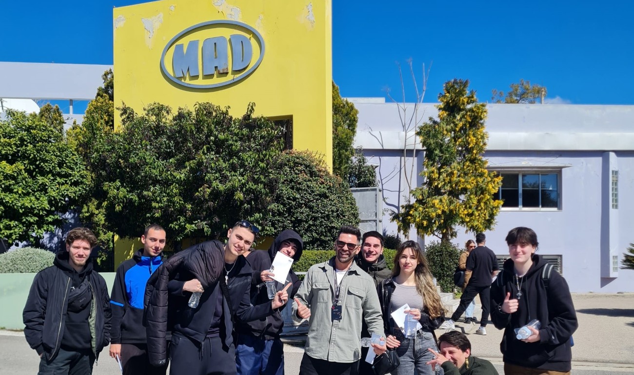 Εκπαιδευτική επίσκεψη στο ραδιοφωνικό σταθμό Mad Radio Εκπαιδευτική επίσκεψη στο ραδιοφωνικό σταθμό Mad Radio