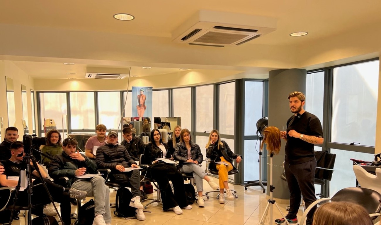 Σεμινάριο Κομμωτικής από το ΙΕΚ ΔΕΛΤΑ 360 Ιωαννίνων Σεμινάριο Κομμωτικής από το ΙΕΚ ΔΕΛΤΑ 360 Ιωαννίνων